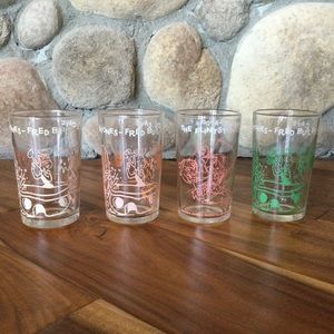 ✔️ Rare Vintage Find Hanna Barbera Flintstone Glasses Set of 4 1963/1964
